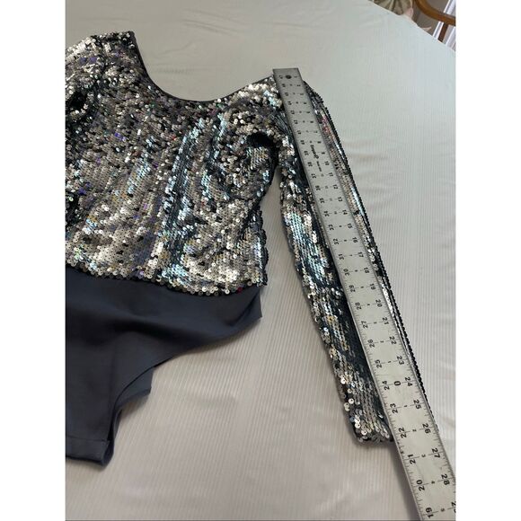 NWT French Connection Grey Silver Zena Sequin Long Sleeve Bodysuit Size Medium - Picture 2 of 7